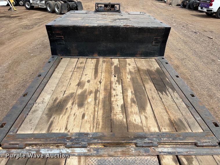 image for item ER7540 1998 Trail King Industries TK70HT-462 drop deck hydraulic tail equipment trailer