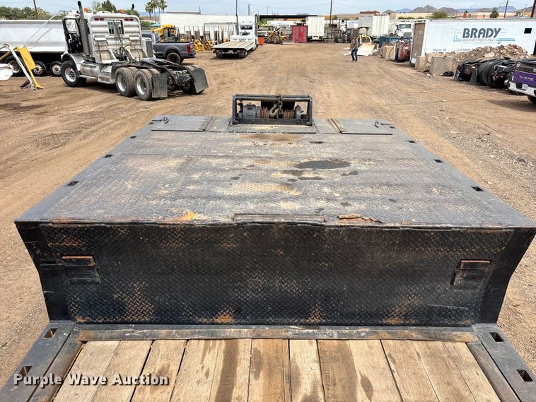 image for item ER7540 1998 Trail King Industries TK70HT-462 drop deck hydraulic tail equipment trailer
