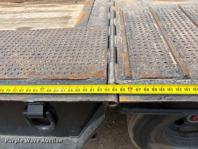 image for item ER7540 1998 Trail King Industries TK70HT-462 drop deck hydraulic tail equipment trailer