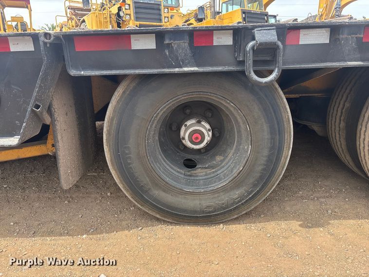 image for item ER7540 1998 Trail King Industries TK70HT-462 drop deck hydraulic tail equipment trailer