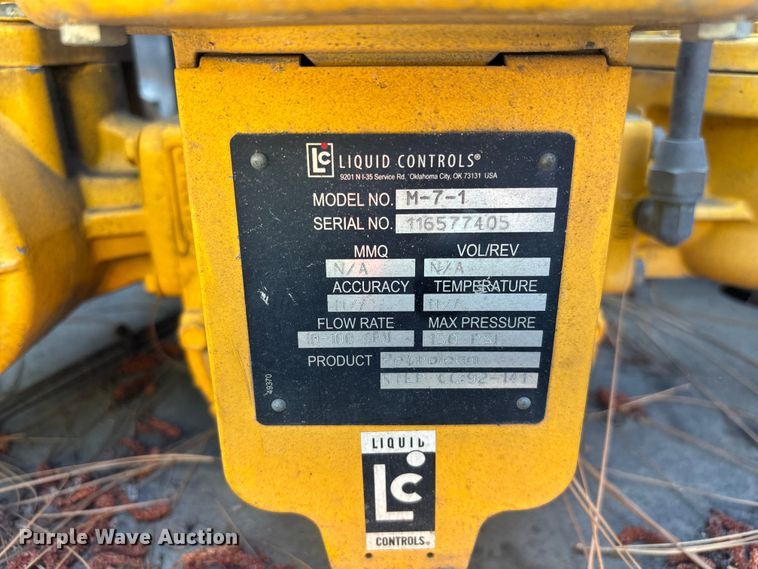 image for item ER7561 2015 Freightliner Cascadia fuel truck