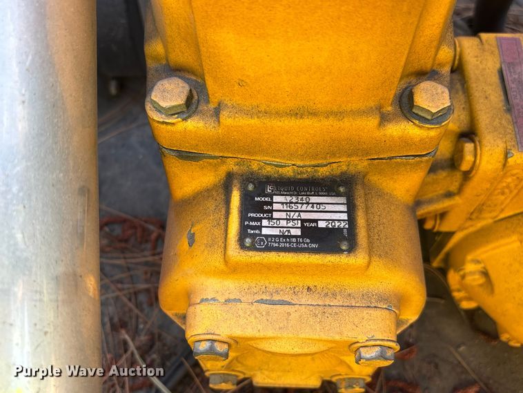 image for item ER7561 2015 Freightliner Cascadia fuel truck