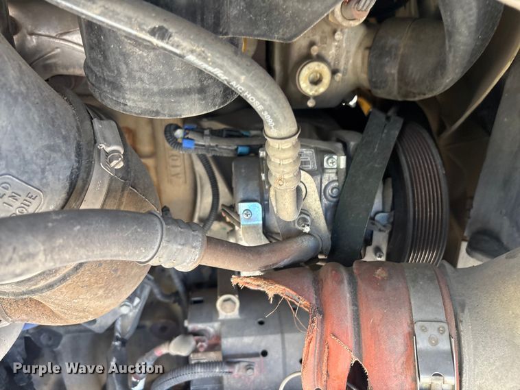 image for item ER7561 2015 Freightliner Cascadia fuel truck