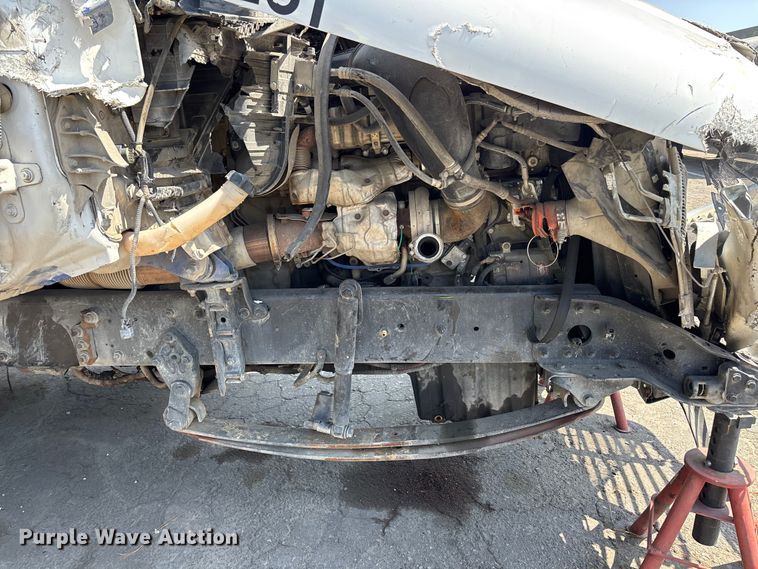image for item ER7561 2015 Freightliner Cascadia fuel truck