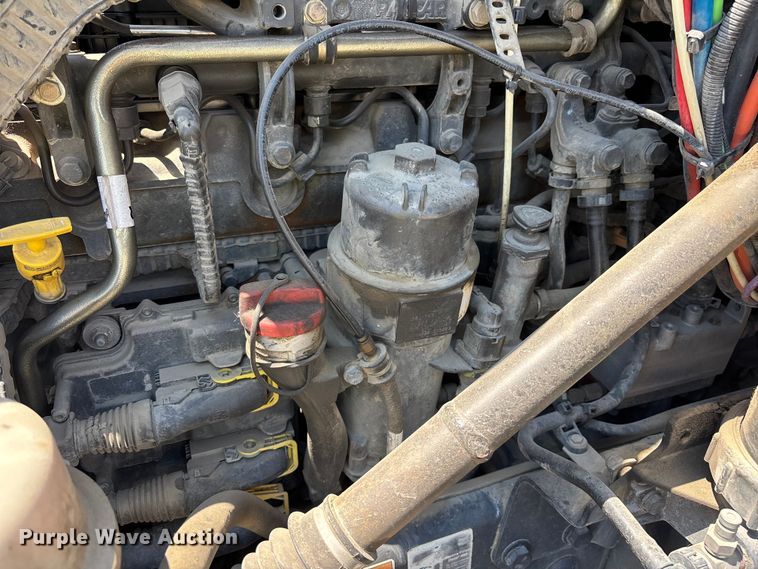 image for item ER7572 2019 Peterbilt 579 semi truck