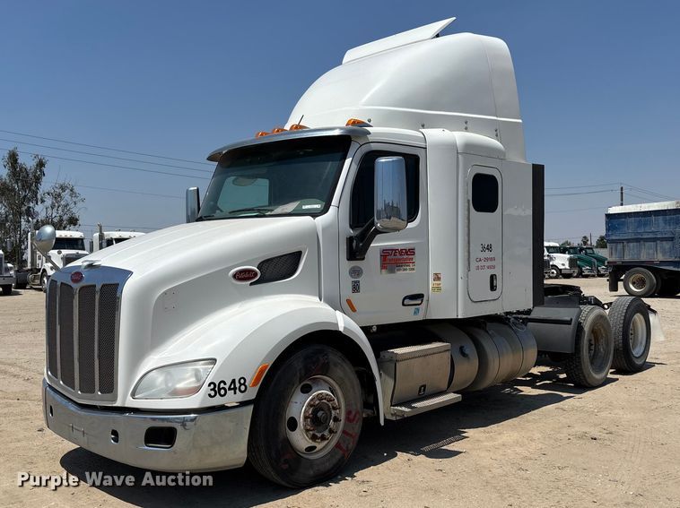image for item ER7573 2018 Peterbilt 579 semi truck