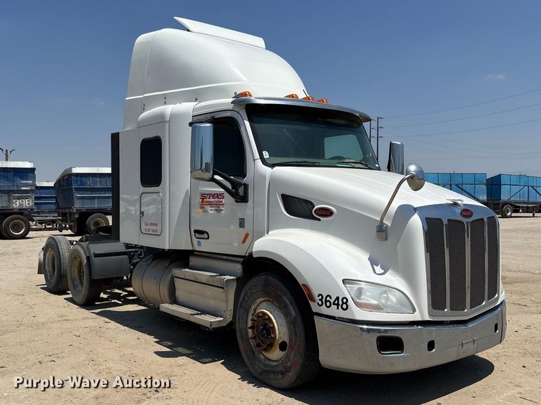 image for item ER7573 2018 Peterbilt 579 semi truck