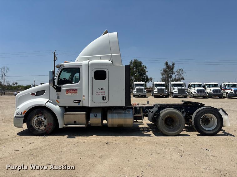 image for item ER7573 2018 Peterbilt 579 semi truck