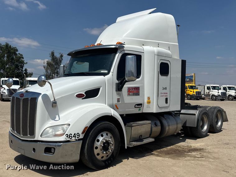 image for item ER7574 2018 Peterbilt 579 semi truck