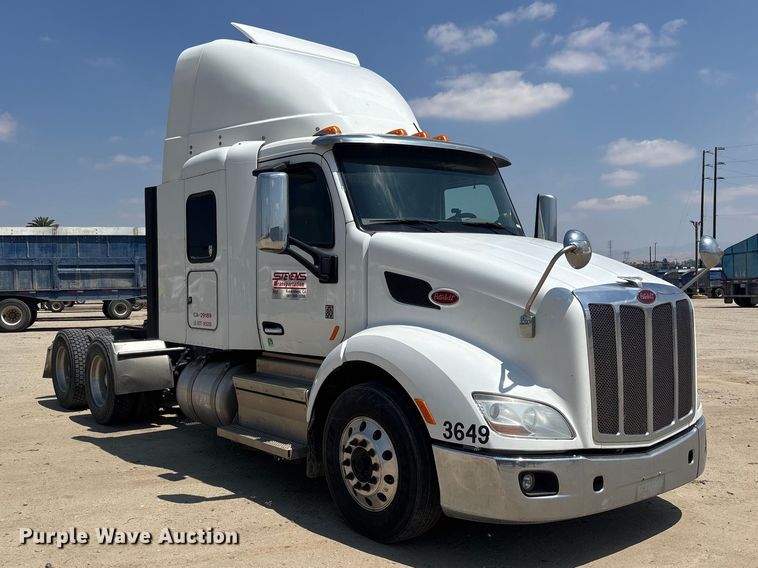 image for item ER7574 2018 Peterbilt 579 semi truck
