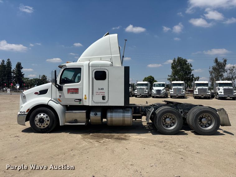 image for item ER7574 2018 Peterbilt 579 semi truck
