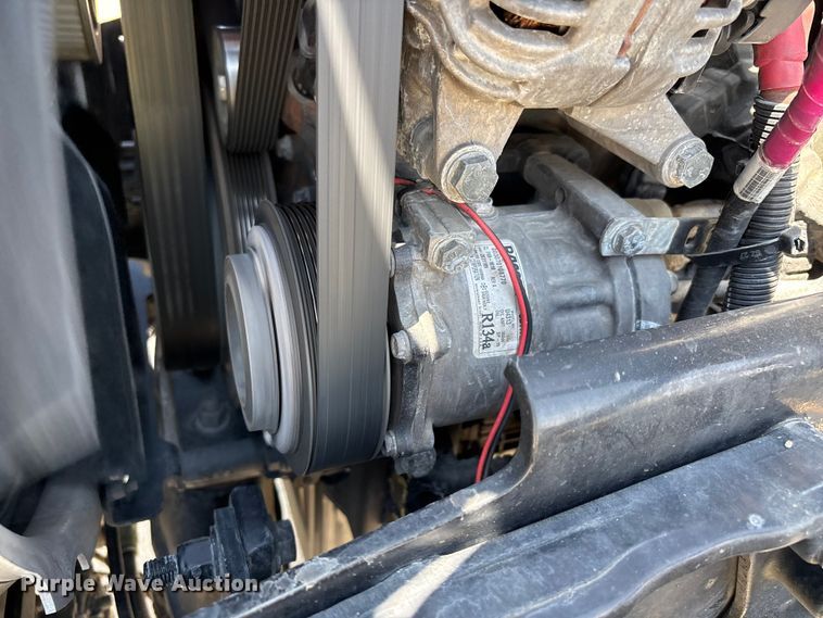 image for item ER7574 2018 Peterbilt 579 semi truck