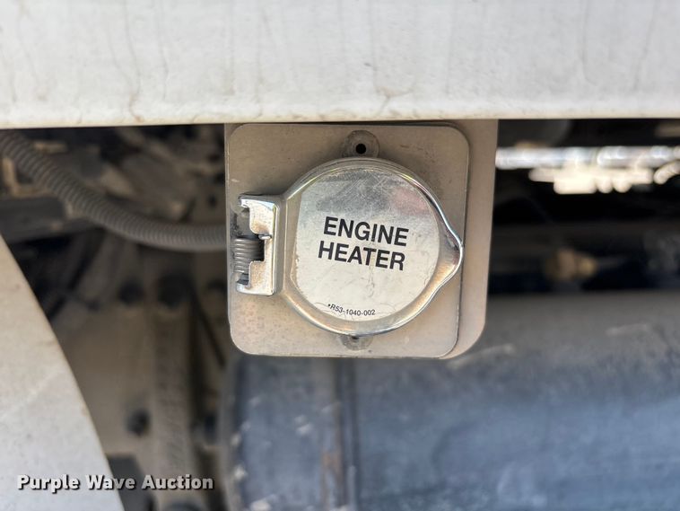 image for item ER7574 2018 Peterbilt 579 semi truck