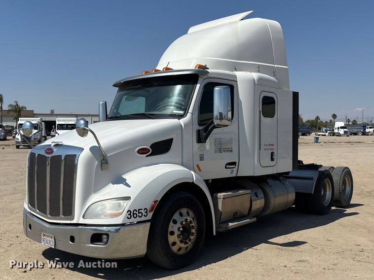 image for item ER7575 2019 Peterbilt 579 semi truck