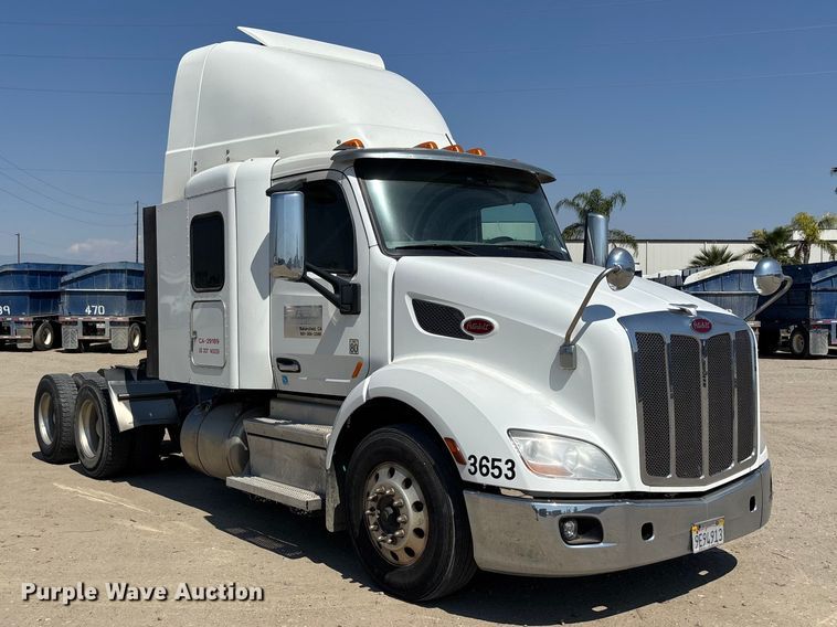 image for item ER7575 2019 Peterbilt 579 semi truck
