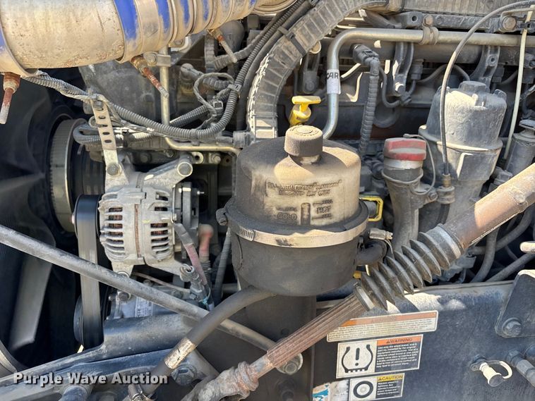 image for item ER7575 2019 Peterbilt 579 semi truck