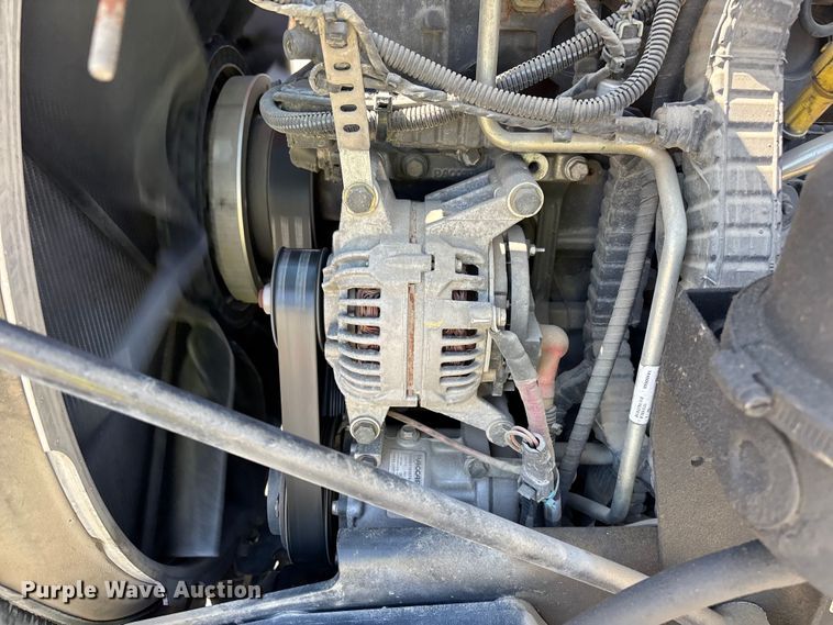 image for item ER7575 2019 Peterbilt 579 semi truck