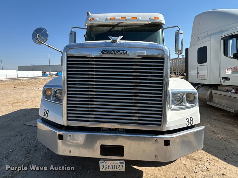 image for item ER7576 2013 Freightliner Coronado semi truck