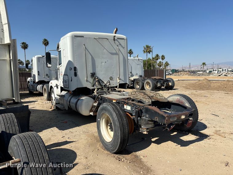 image for item ER7576 2013 Freightliner Coronado semi truck