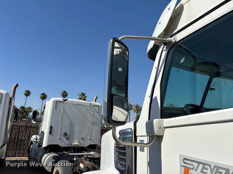 image for item ER7576 2013 Freightliner Coronado semi truck