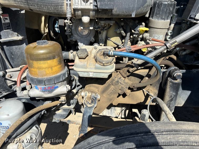image for item ER7576 2013 Freightliner Coronado semi truck