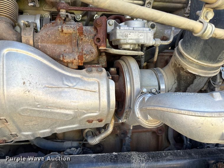 image for item ER7576 2013 Freightliner Coronado semi truck