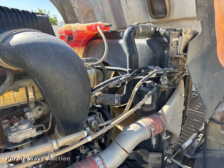 image for item ER7576 2013 Freightliner Coronado semi truck