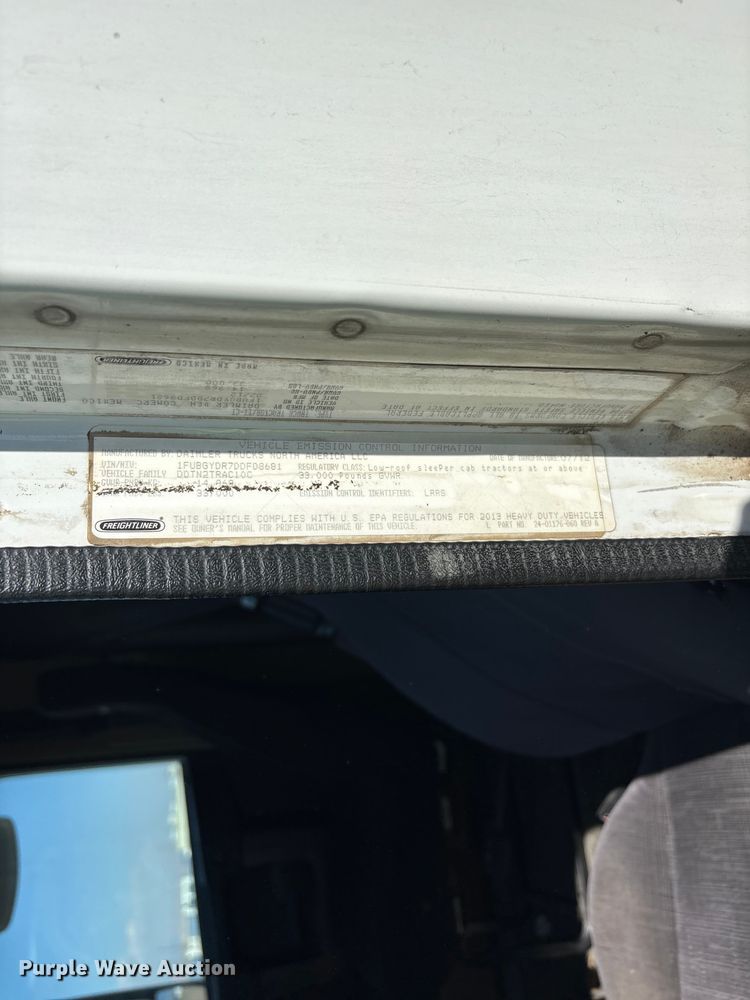 image for item ER7576 2013 Freightliner Coronado semi truck