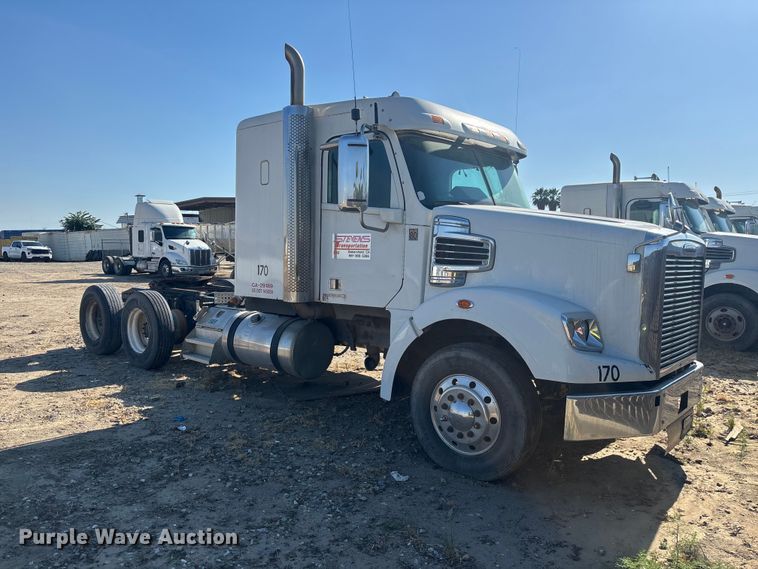 image for item ER7577 2013 Freightliner Coronado SD 122 semi truck