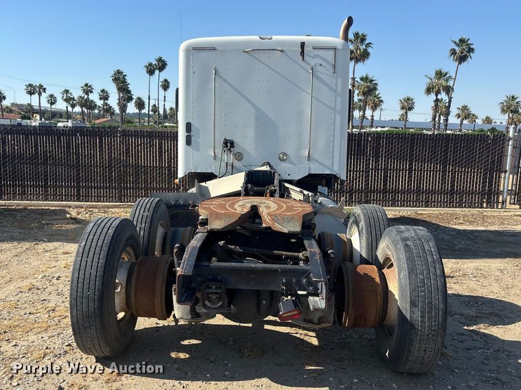 image for item ER7577 2013 Freightliner Coronado SD 122 semi truck
