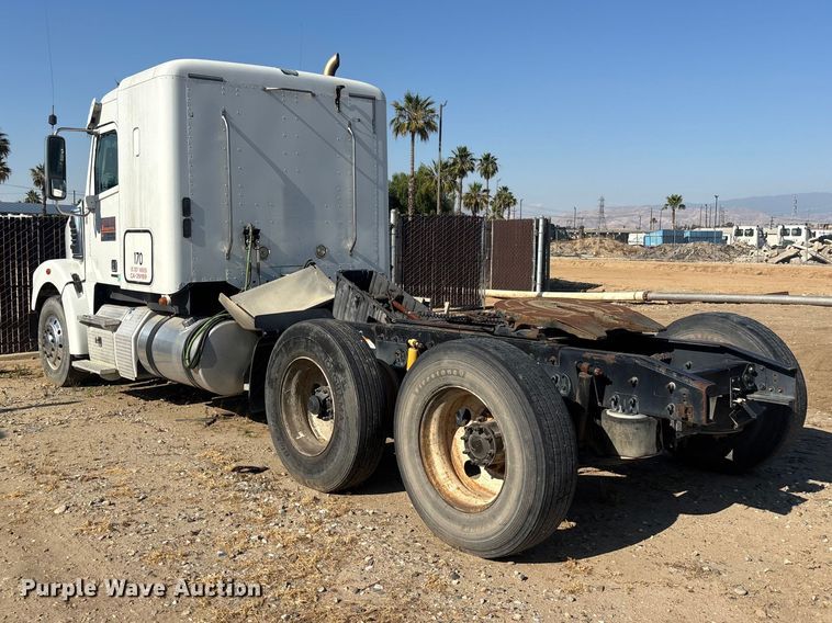 image for item ER7577 2013 Freightliner Coronado SD 122 semi truck