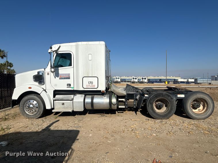 image for item ER7577 2013 Freightliner Coronado SD 122 semi truck