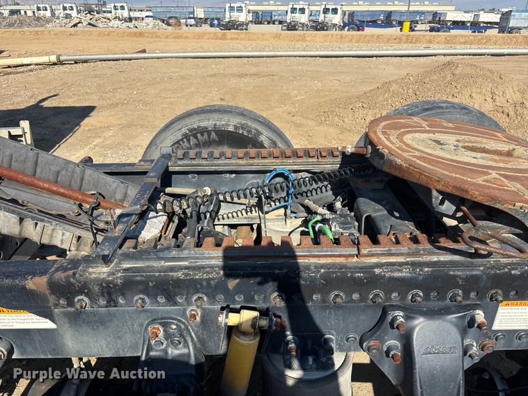 image for item ER7577 2013 Freightliner Coronado SD 122 semi truck