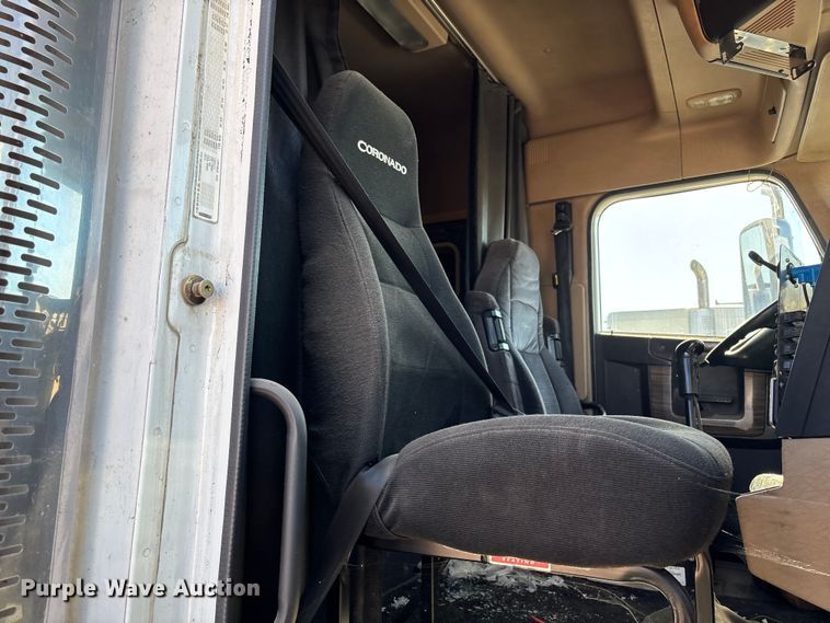 image for item ER7577 2013 Freightliner Coronado SD 122 semi truck