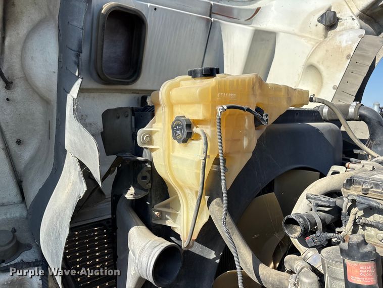 image for item ER7577 2013 Freightliner Coronado SD 122 semi truck