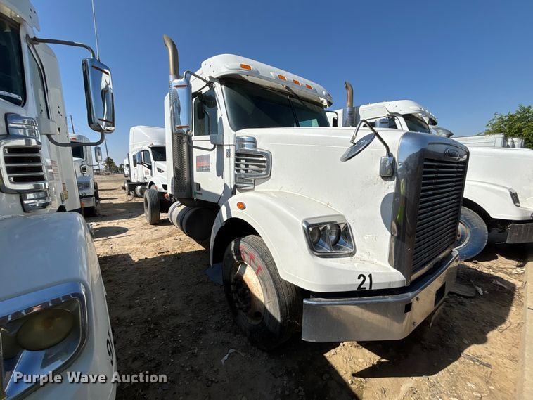 image for item ER7578 2012 Freightliner Coronado SD 122 semi truck