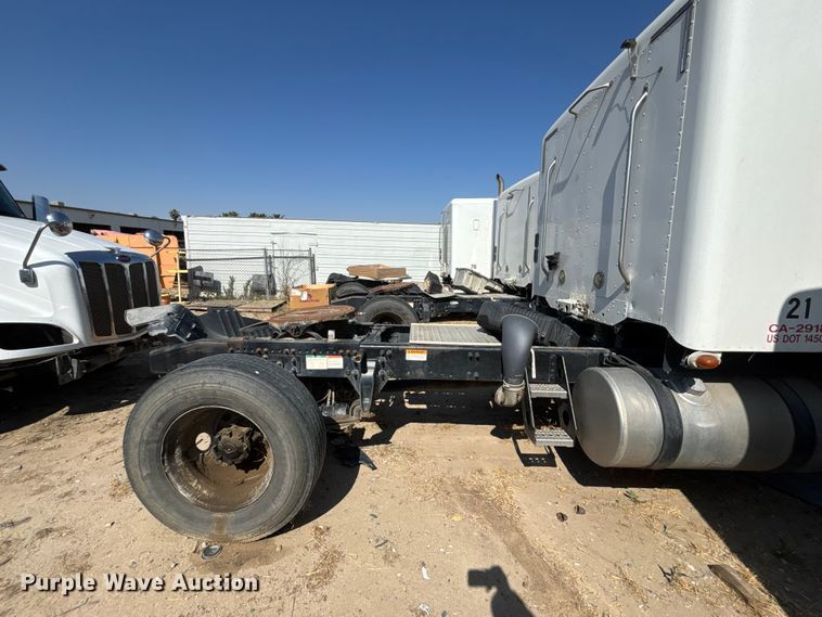 image for item ER7578 2012 Freightliner Coronado SD 122 semi truck