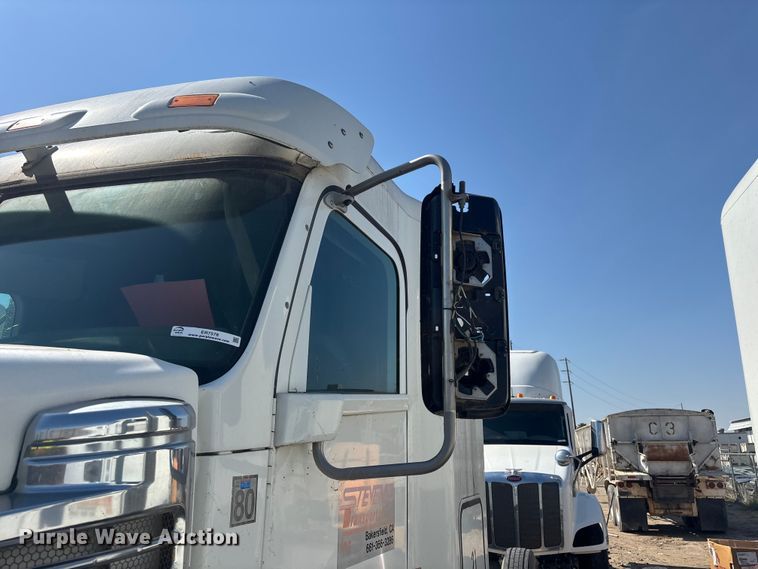 image for item ER7578 2012 Freightliner Coronado SD 122 semi truck