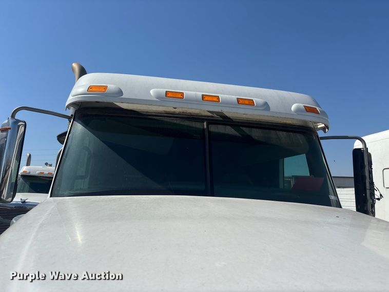 image for item ER7578 2012 Freightliner Coronado SD 122 semi truck