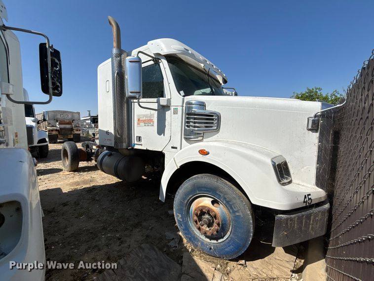 image for item ER7579 2011 Freightliner Coronado SD 122 semi truck