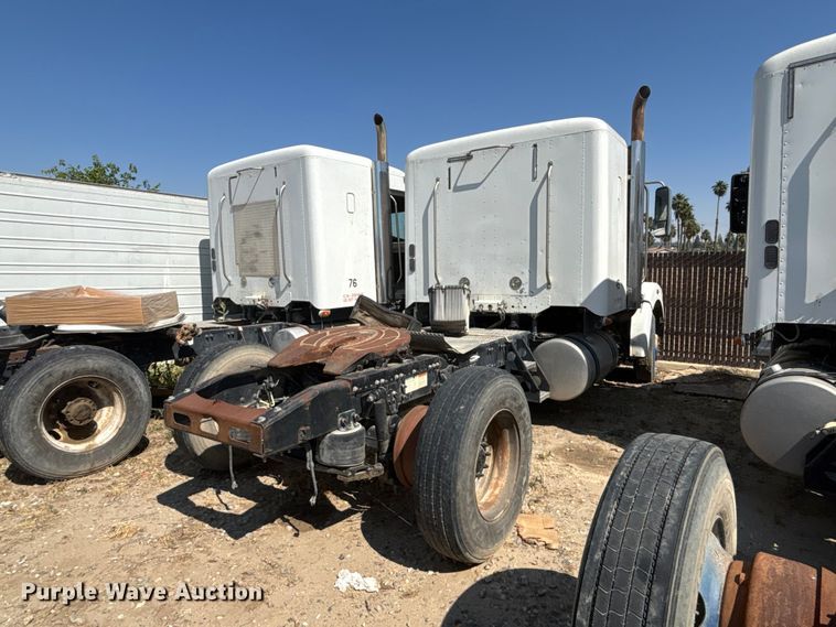 image for item ER7579 2011 Freightliner Coronado SD 122 semi truck