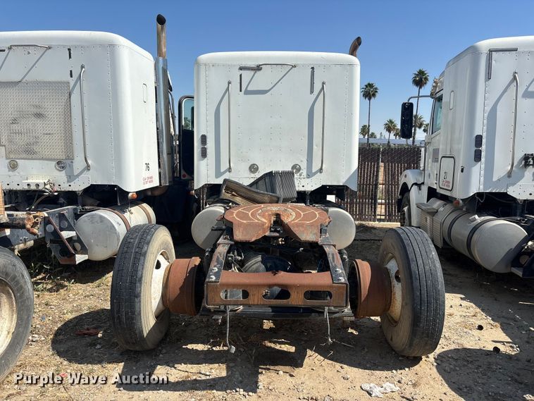 image for item ER7579 2011 Freightliner Coronado SD 122 semi truck