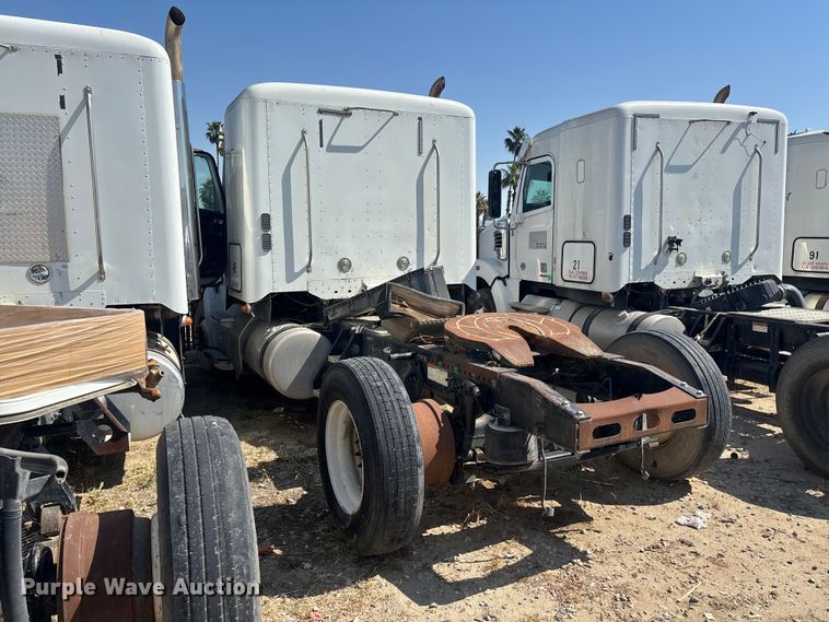 image for item ER7579 2011 Freightliner Coronado SD 122 semi truck