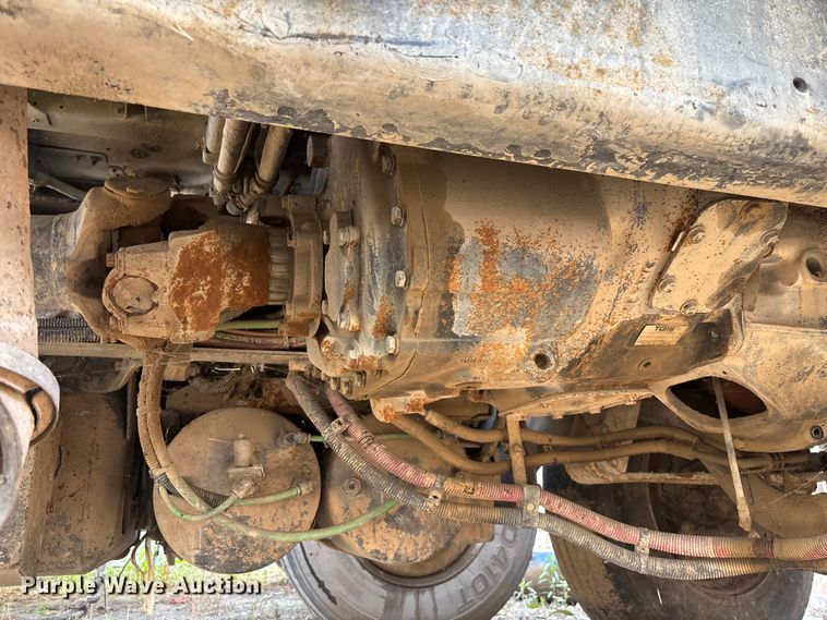 image for item ER7579 2011 Freightliner Coronado SD 122 semi truck