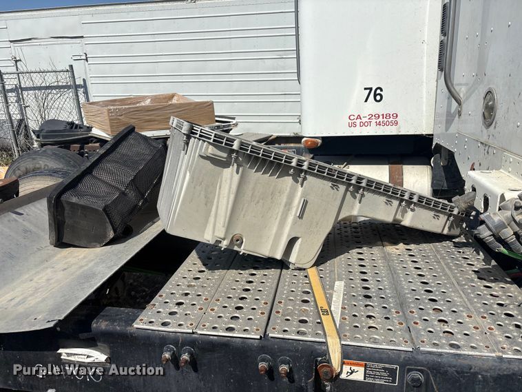 image for item ER7579 2011 Freightliner Coronado SD 122 semi truck