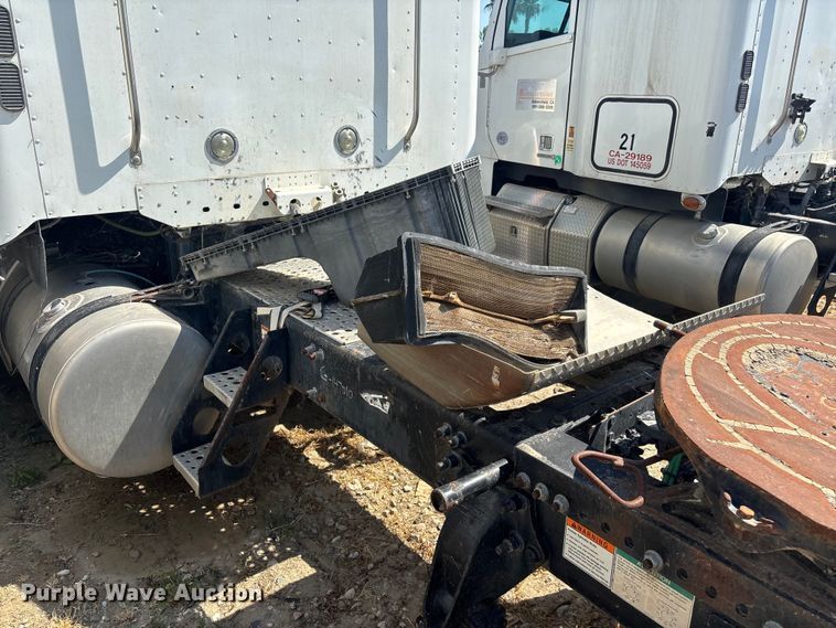 image for item ER7579 2011 Freightliner Coronado SD 122 semi truck