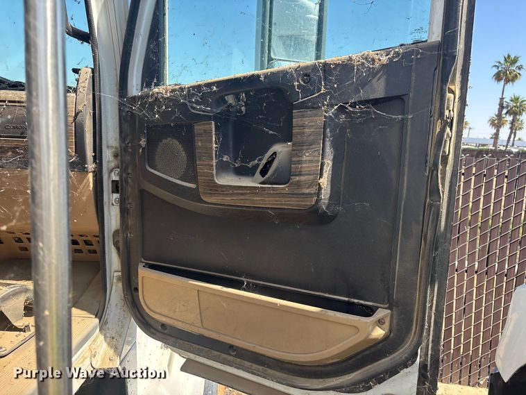 image for item ER7579 2011 Freightliner Coronado SD 122 semi truck