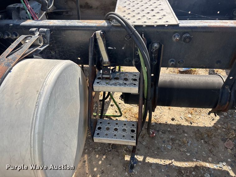 image for item ER7580 2013 Freightliner Coronado SD 122 