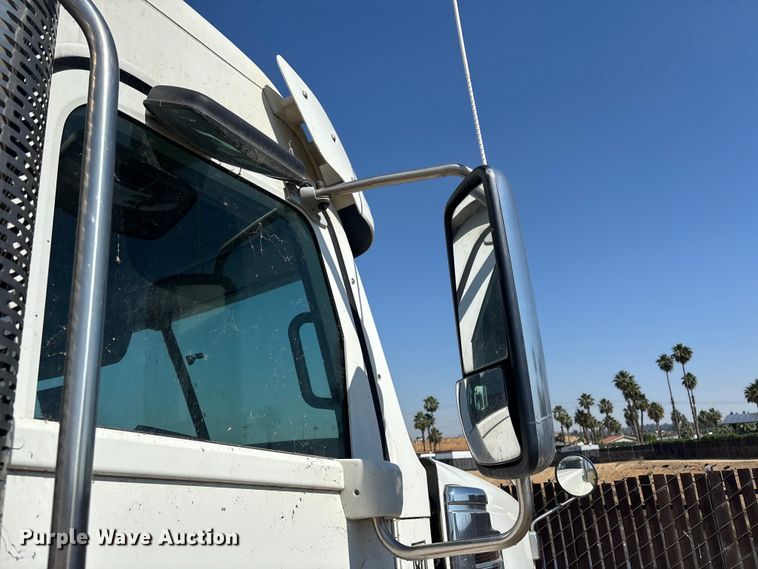 image for item ER7580 2013 Freightliner Coronado SD 122 