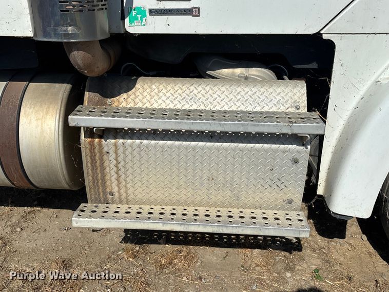 image for item ER7580 2013 Freightliner Coronado SD 122 